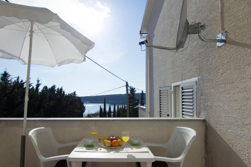 Sea View Room With Kitchen, Balcony&Air Condition Barbat na Rabu 外观 照片
